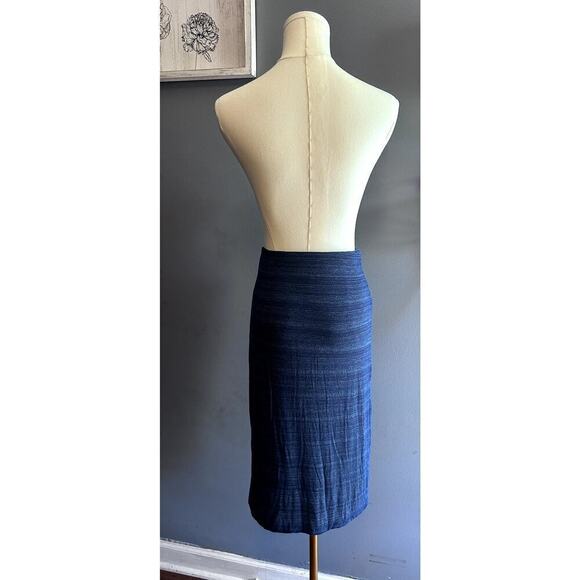 Loft Pull on fitted Blue Pencil skirt Size Small - Picture 3 of 6